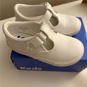 Keds White Girls' Mary Jane Shoes with Flower Accent